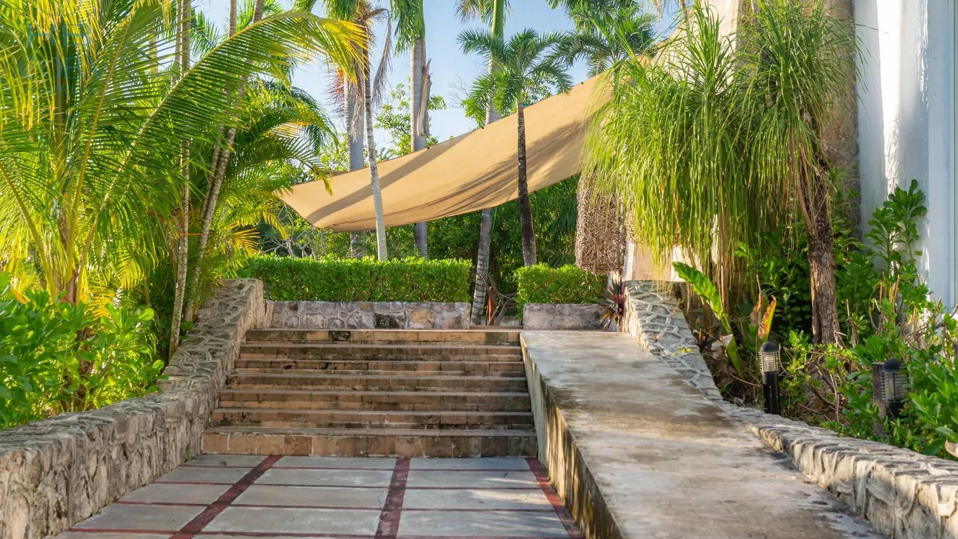 Kaab Coba Hotel